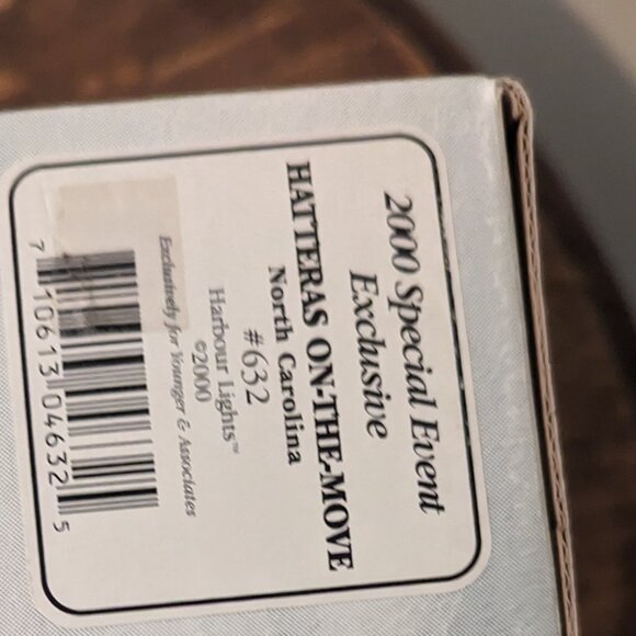 Hatteras in the move 2000 signed lighthouse - Picture 3 of 4